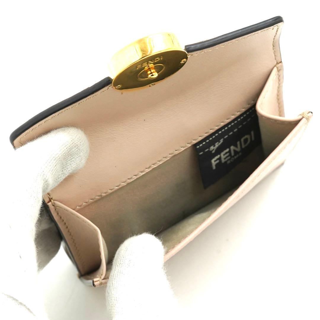 ✨未使用に近い✨　FENDI ミニ財布　エフイズ　Fロゴ　三つ折り　ピンク