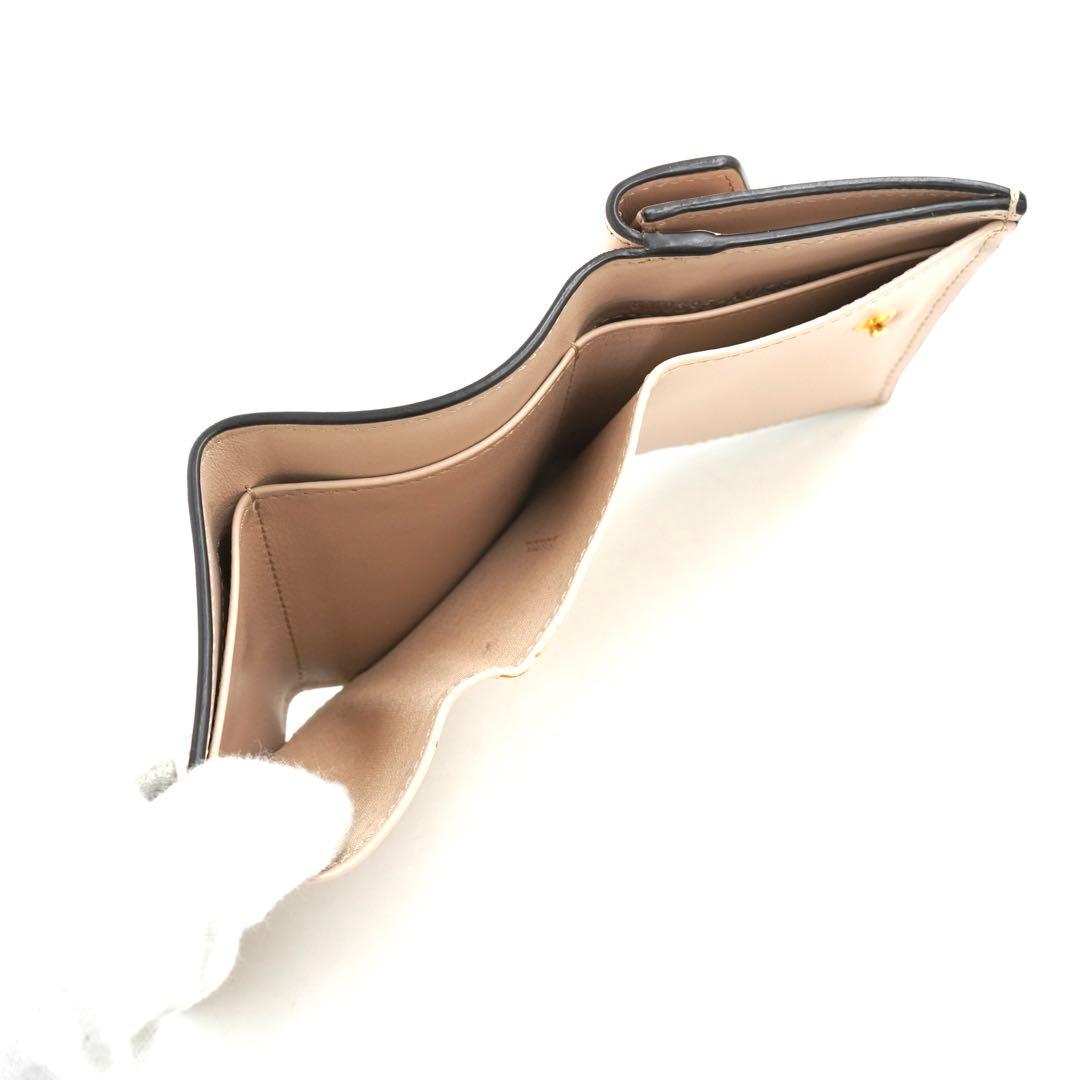 ✨未使用に近い✨　FENDI ミニ財布　エフイズ　Fロゴ　三つ折り　ピンク