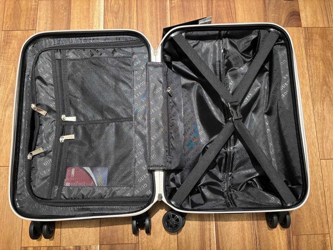 新品　GUESS JESCO COLLECTION キャリーケース　TSAロック