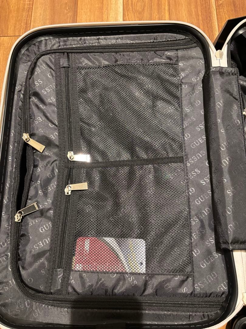 新品　GUESS JESCO COLLECTION キャリーケース　TSAロック