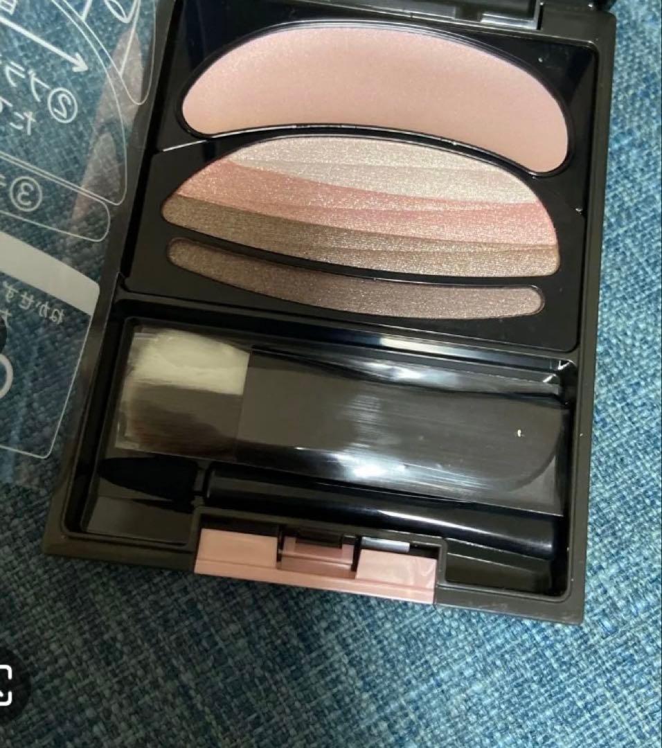 オーブ クチュール　ブラシひと塗りシャドウ　562 ピンク系