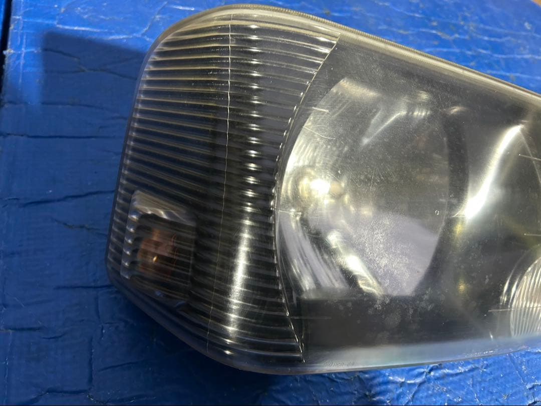 三菱　ミニキャブ　U62T ヘッドライト左右セット