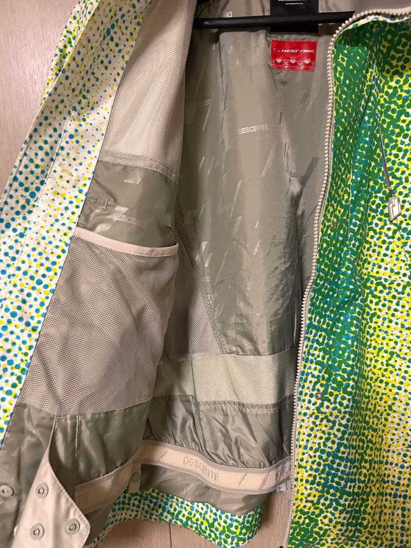 DESCENTE デモモデルスキーウェア　Mサイズ 　デサント