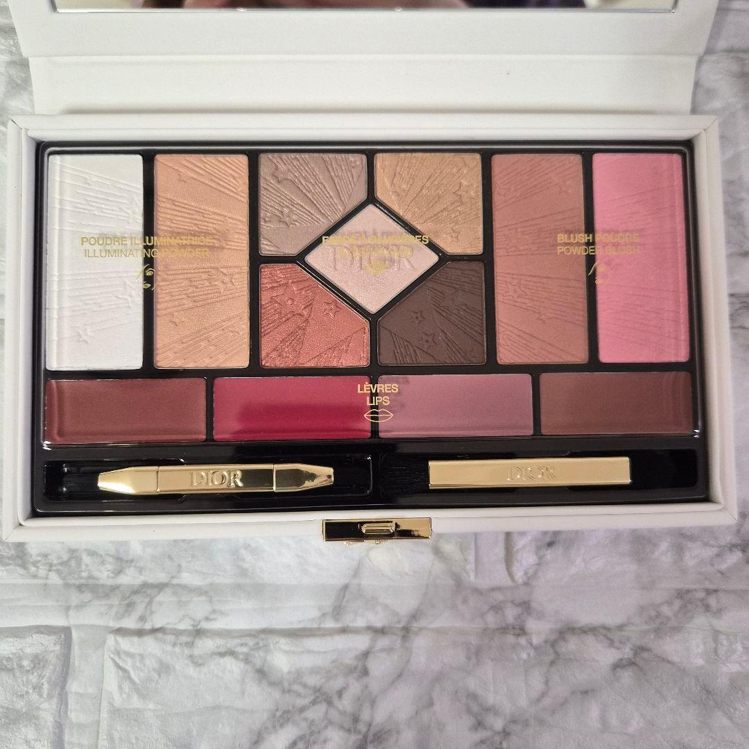☆新品未使用☆Dior クリスマスコフレ 2025 アイシャドウパレット