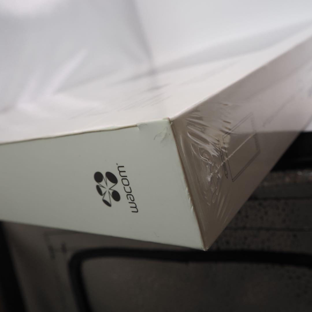 Wacom Intuos Pro 未開封