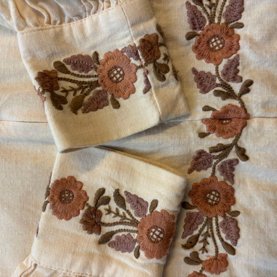 Apolina kids アポリナ　ワンピ　ワンピース　白