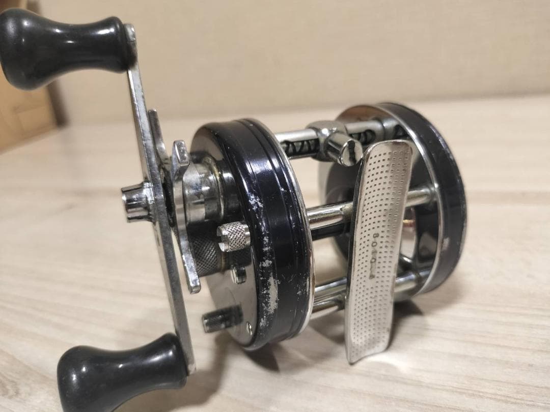 ★アブガルシア　アンバサダー5500C　ビンテージ　リール ブラック