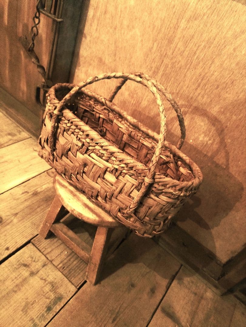 信州安曇野の山葡萄かごバック。里山手仕事。