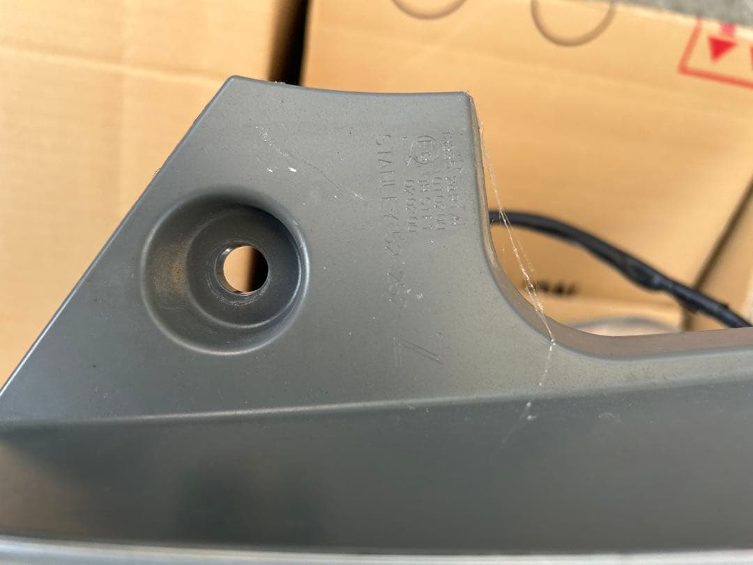 NHP10 中古　テールレンズ左右