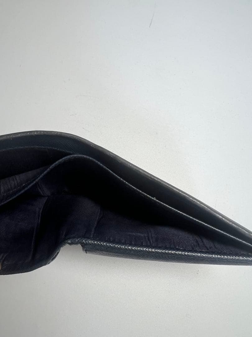 PRADA ブラックレザー 二つ折り財布