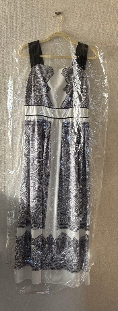 ワンピース herlipto Marbella Panel Printed Dress