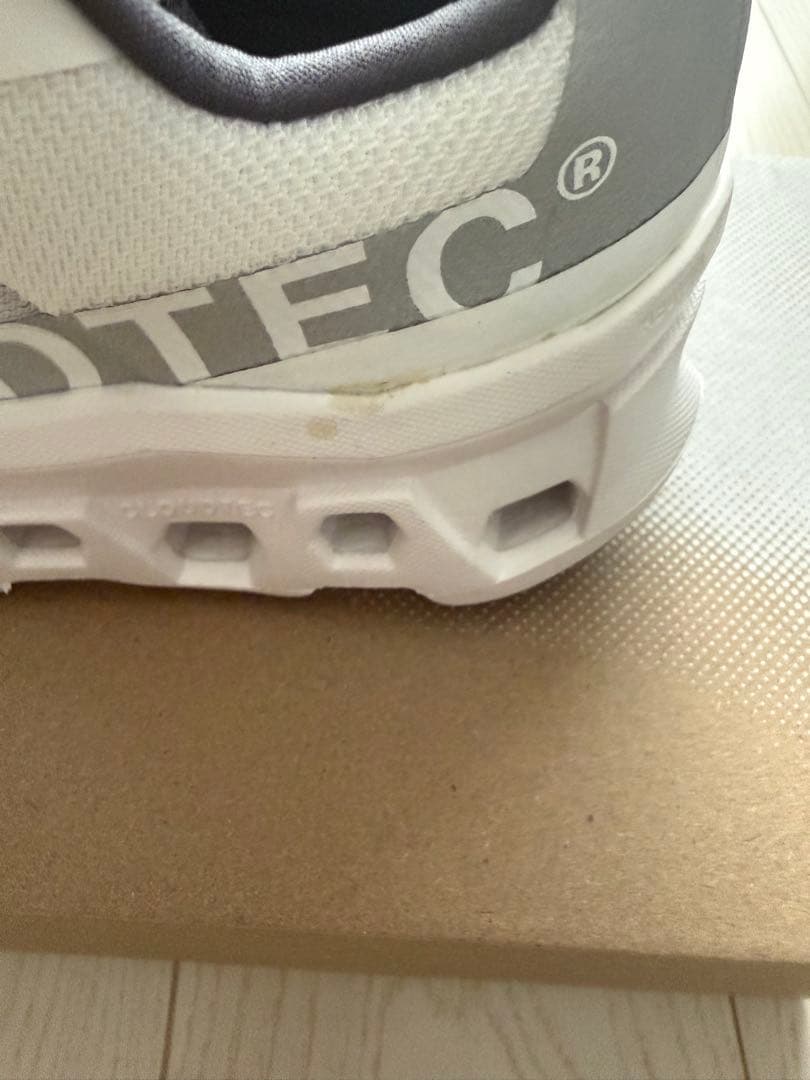 On Cloudmonster/オン クラウドモンスター　23.5cm ホワイト