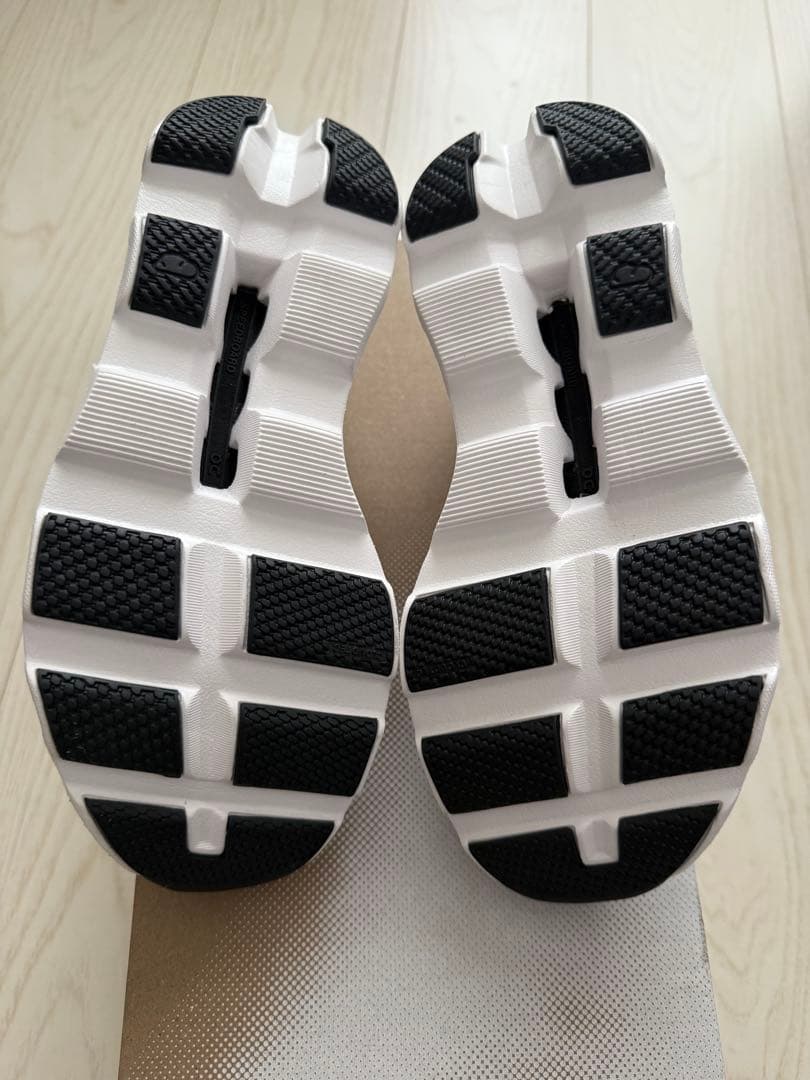 On Cloudmonster/オン クラウドモンスター　23.5cm ホワイト