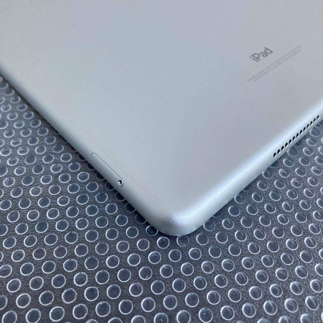 4002 極美品新品級☆電池最良好☆iPad5第5世代32GB SIMフリー☆