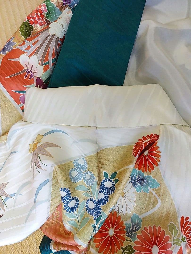 PK-18/25　振袖　鉄色地　季節の花々　鴛　地紋　金糸刺繍　金彩　豪華