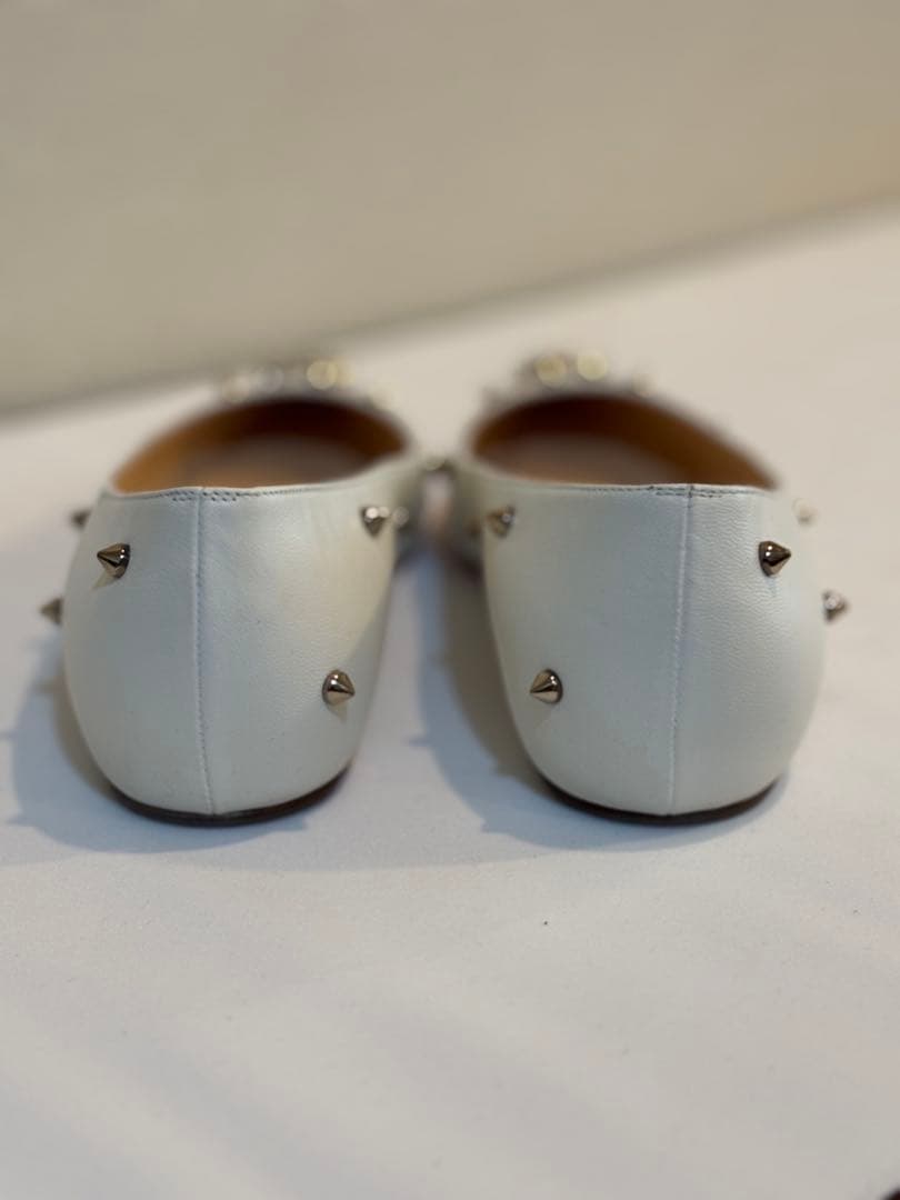 未使用　Christian Louboutin スタッズ フラットシューズ