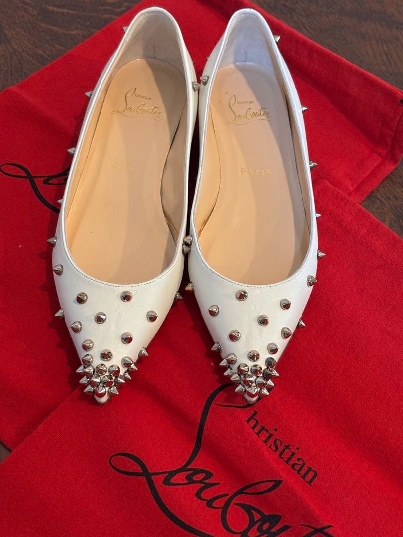 未使用　Christian Louboutin スタッズ フラットシューズ