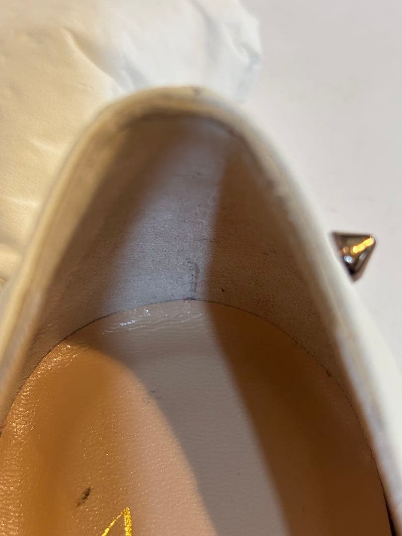 未使用　Christian Louboutin スタッズ フラットシューズ