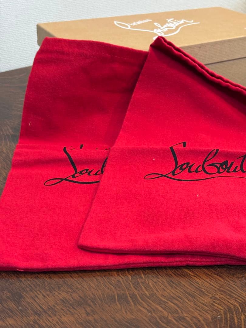 未使用　Christian Louboutin スタッズ フラットシューズ