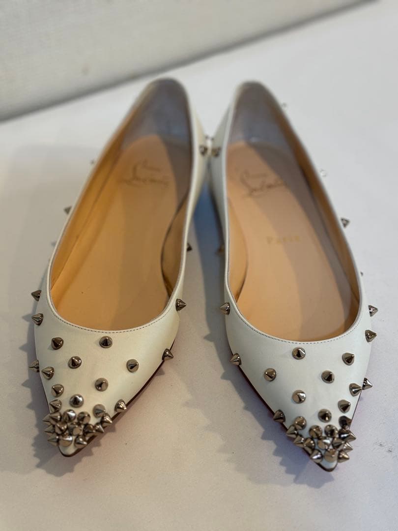 未使用　Christian Louboutin スタッズ フラットシューズ