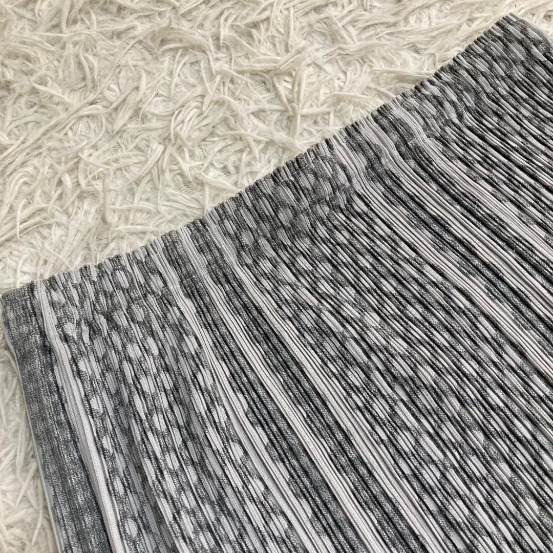 15954✨良品✨プリーツプリーズ スカート 希少柄 総柄 白 グレー