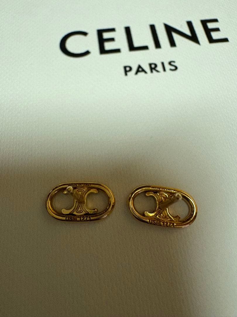 セリーヌ　　CELINE トリオンフピアス　ゴールド