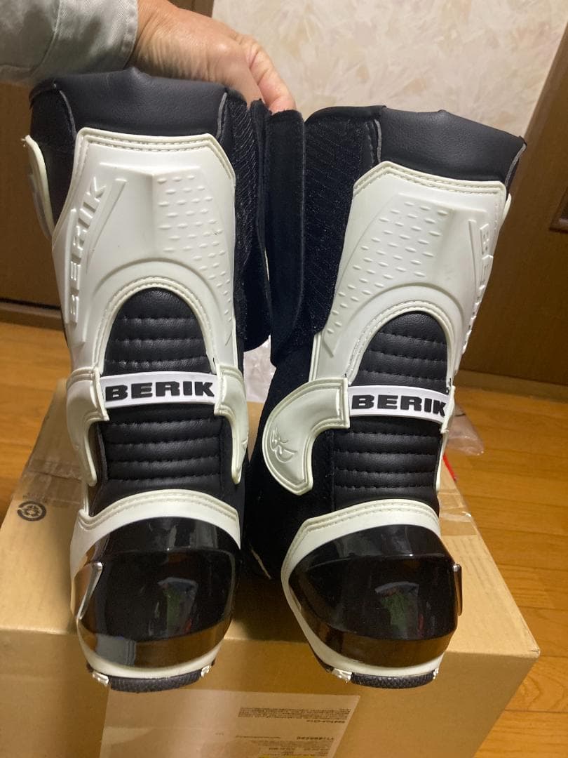 BERIKレーシングブーツBOT-1289A-BKサイズ45
