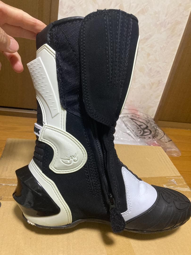 BERIKレーシングブーツBOT-1289A-BKサイズ45