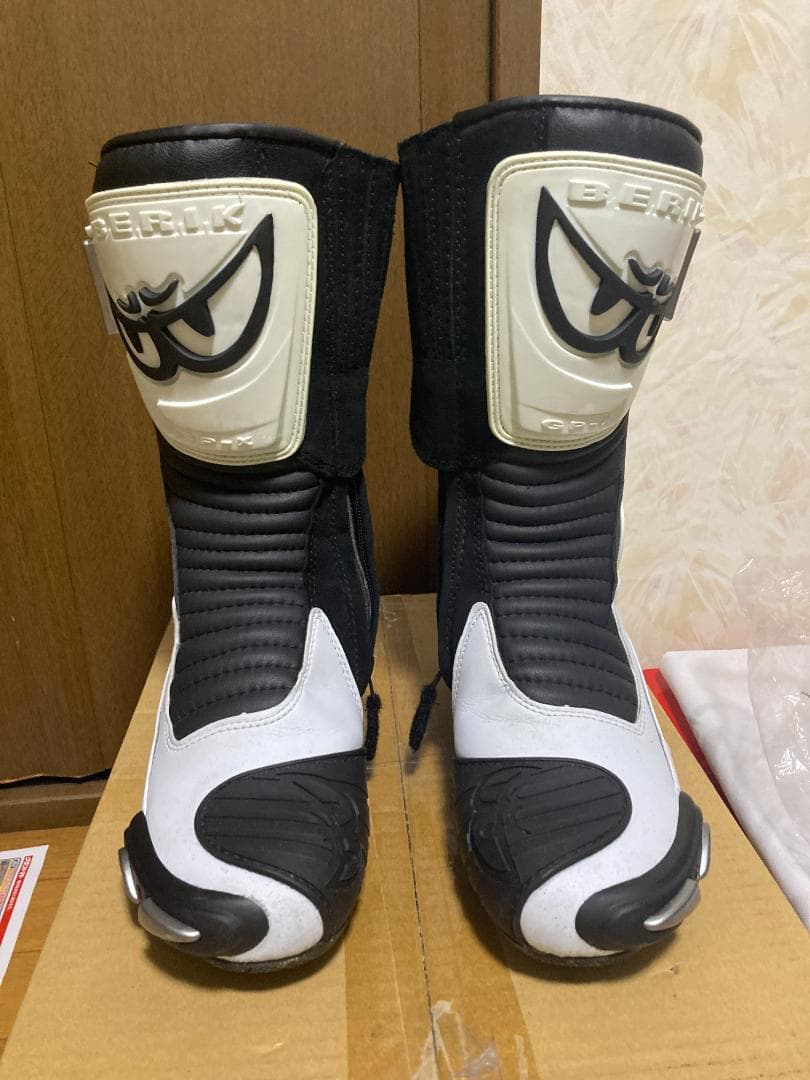 BERIKレーシングブーツBOT-1289A-BKサイズ45