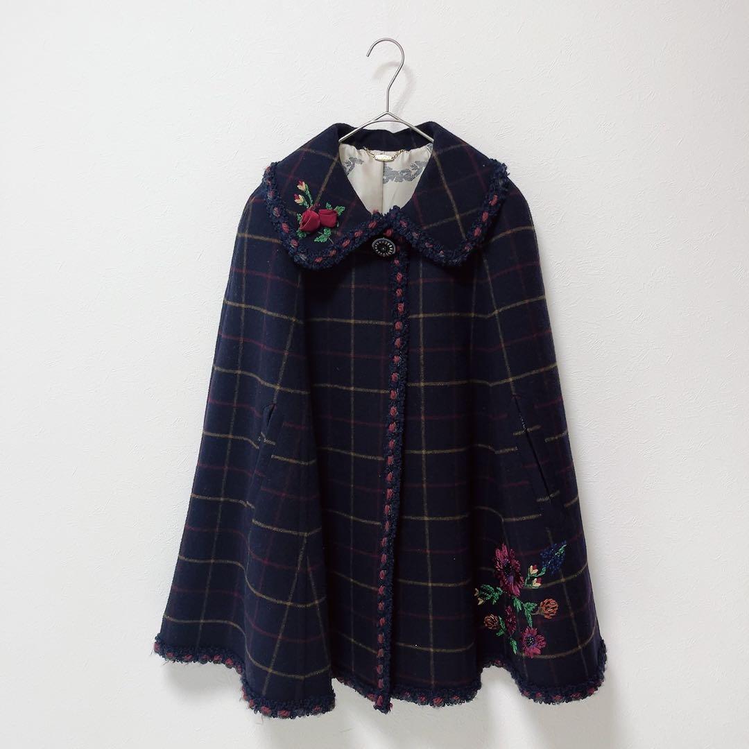 美品 ロイスクレヨン 2013年受注コート マント型ケープコート ルアーナ