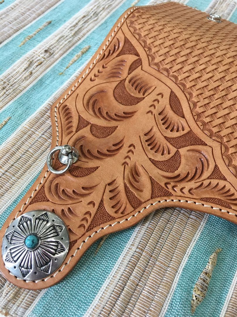 新品訳あり　牛革　サドルレザー　長財布　手彫り