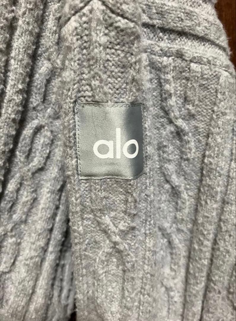 Alo yoga ニット　トップス