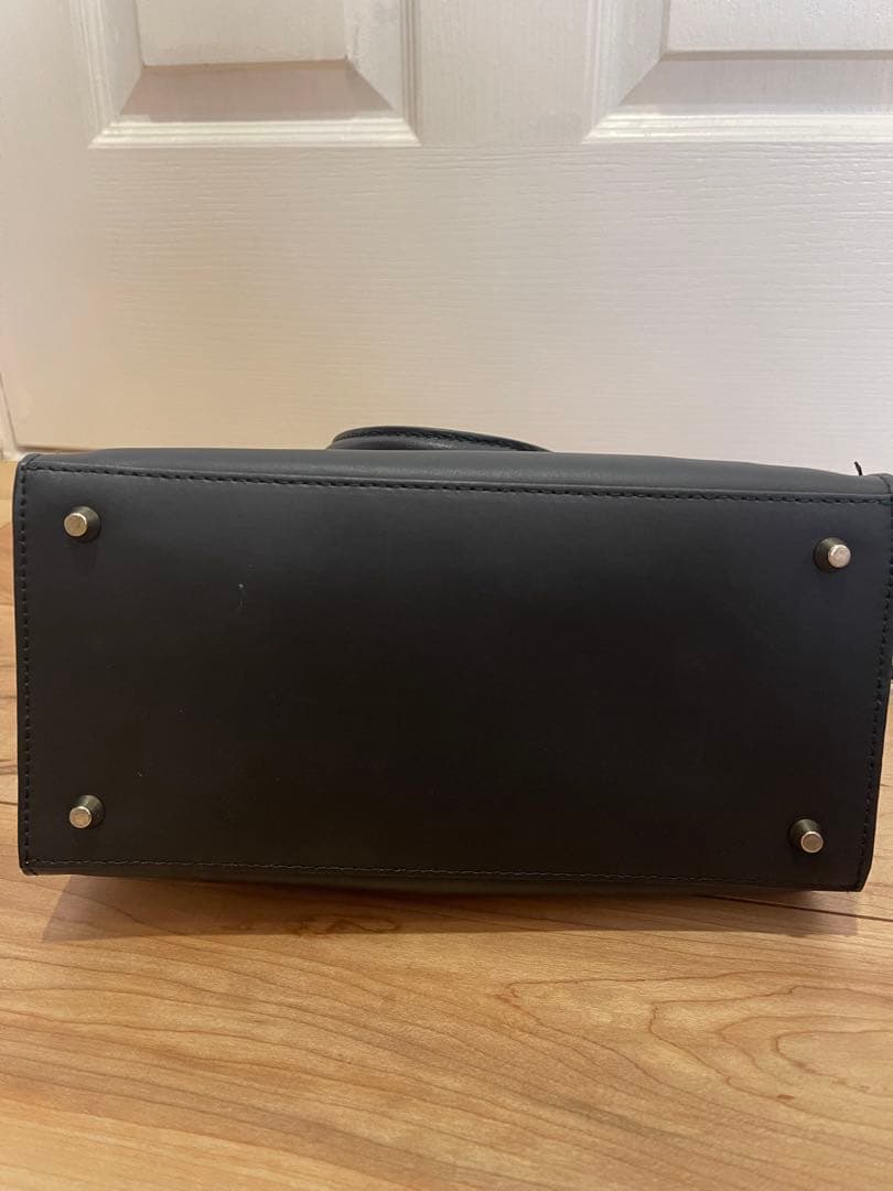 美品　FURLA ショルダーバック　ブラック