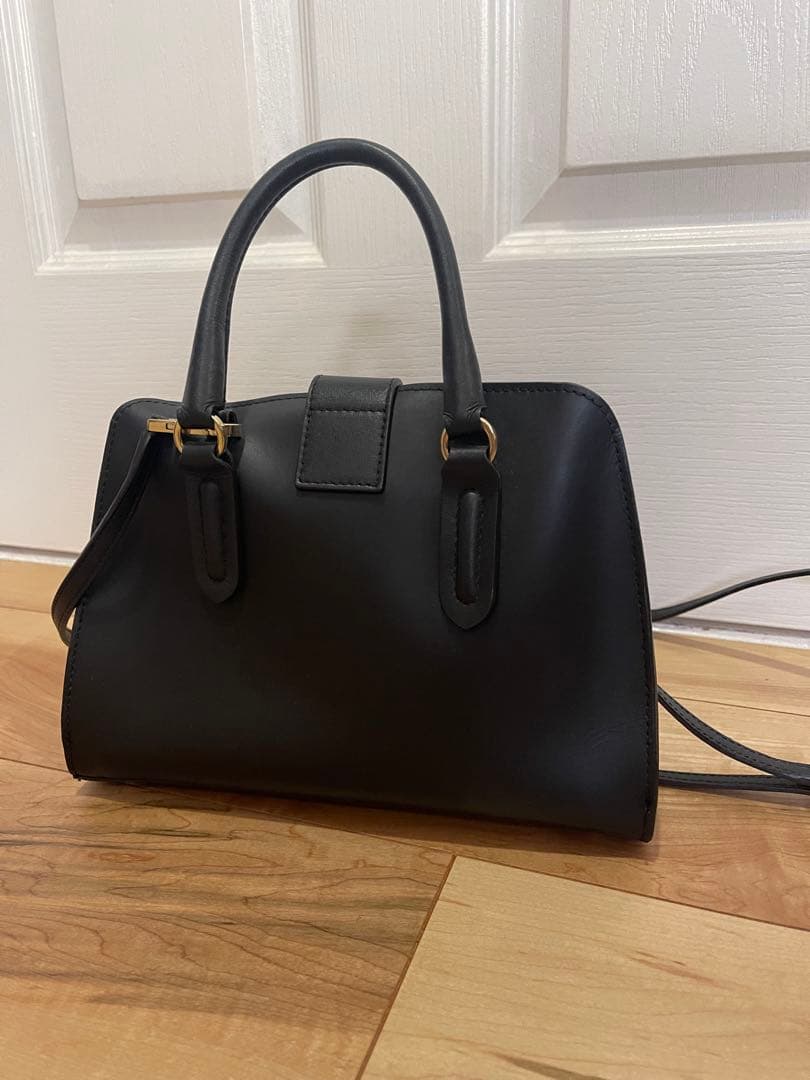 美品　FURLA ショルダーバック　ブラック