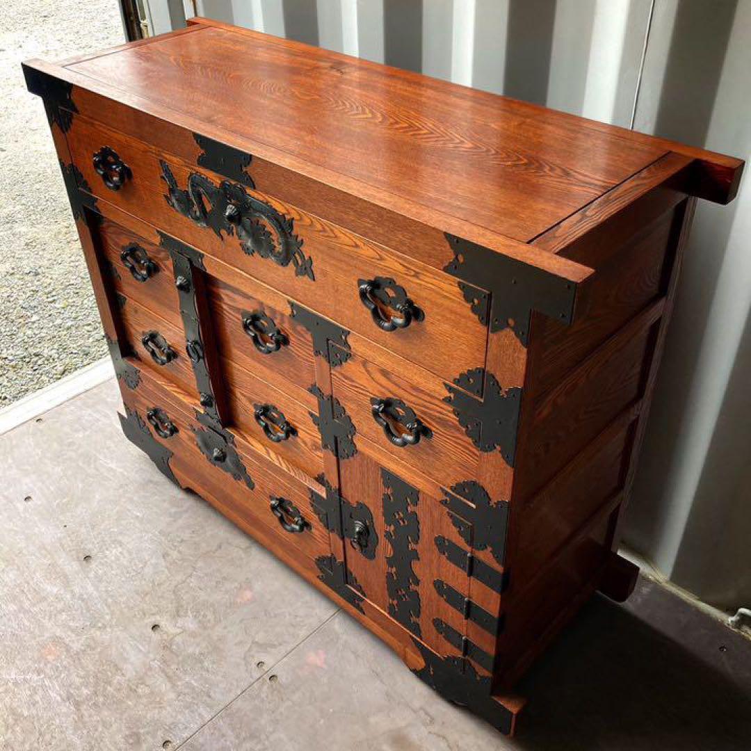 取付無料！民芸家具 楡(ニレ)材総無垢 和モダン アンティーク車箪笥 和ダンス✨