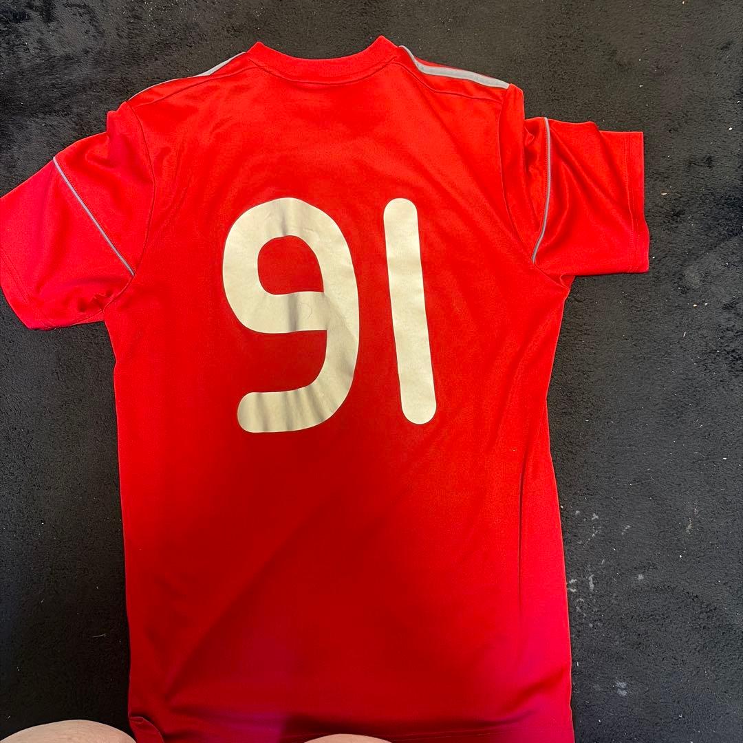 adidas 帝京第三サッカーウェア 91番 赤