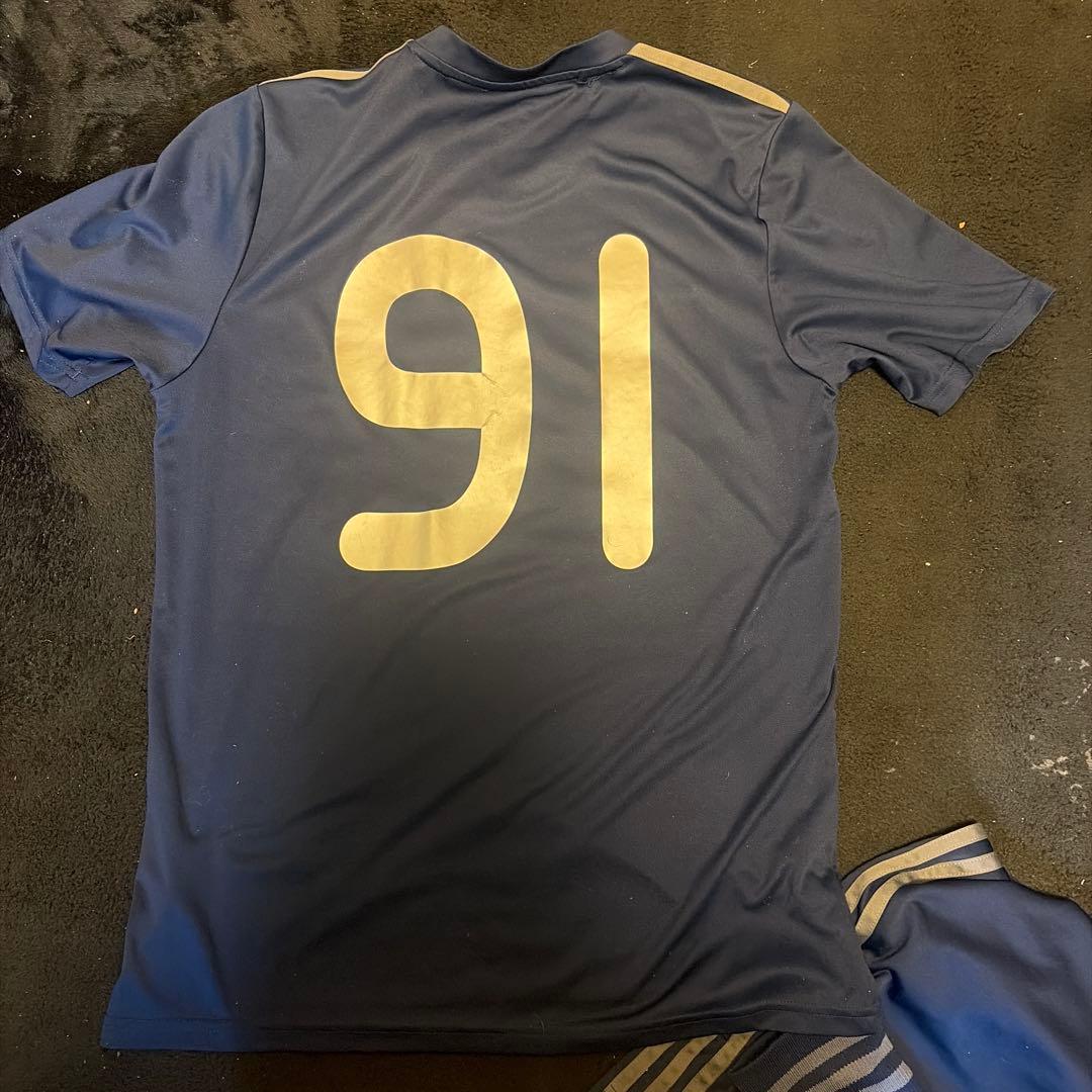 adidas 帝京第三サッカーウェア 91番 赤