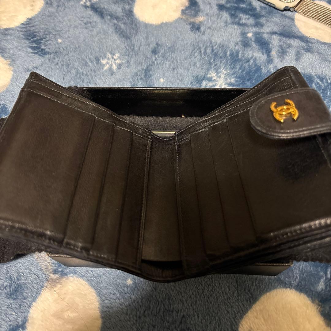 Y*読様 CHANEL 黒 レザー 二つ折り財布