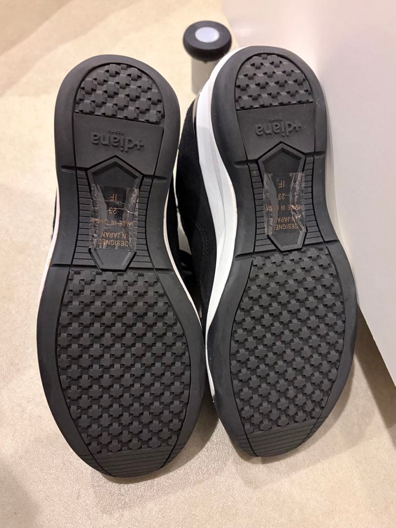 試着のみ極美品23cm +diana厚底ヒールアップスニーカー 黒