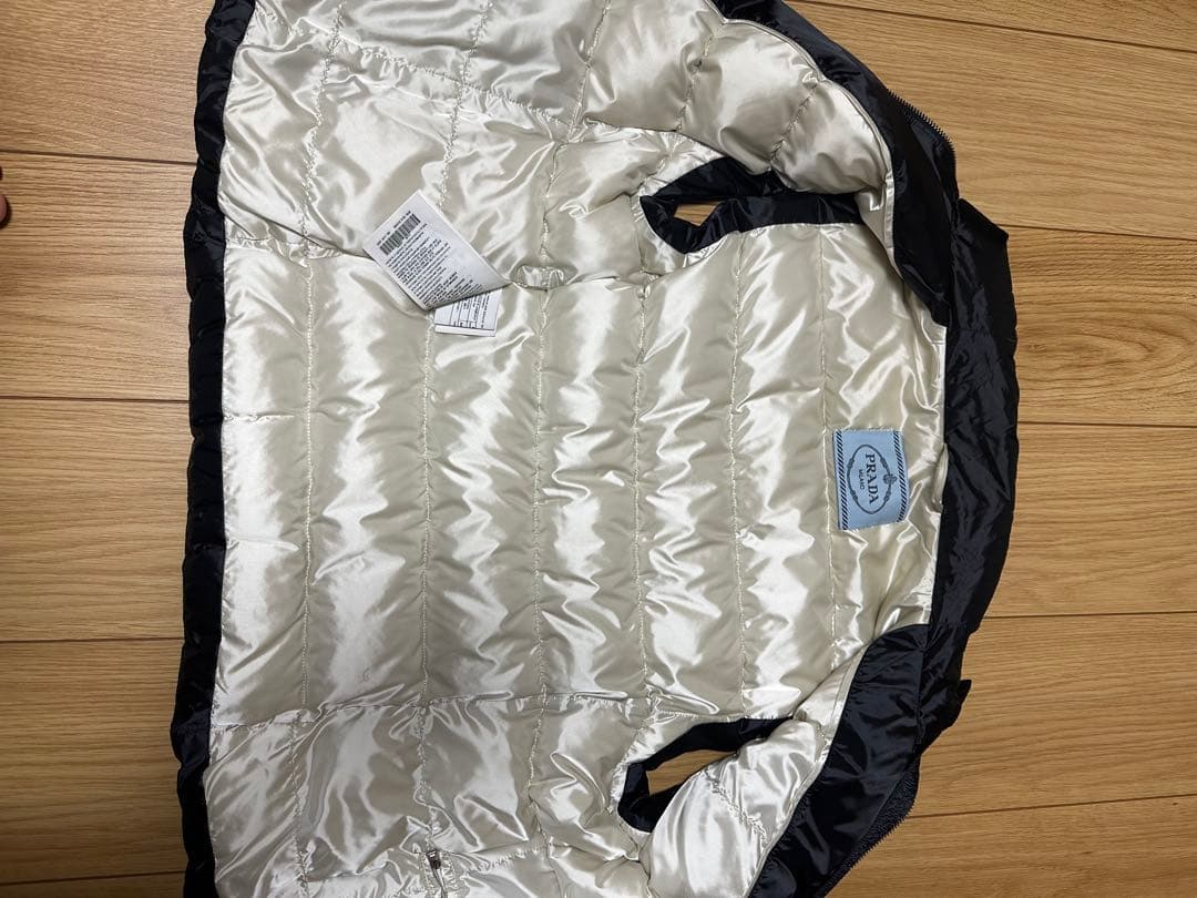 PRADA ブラック ダウンベスト キルティング