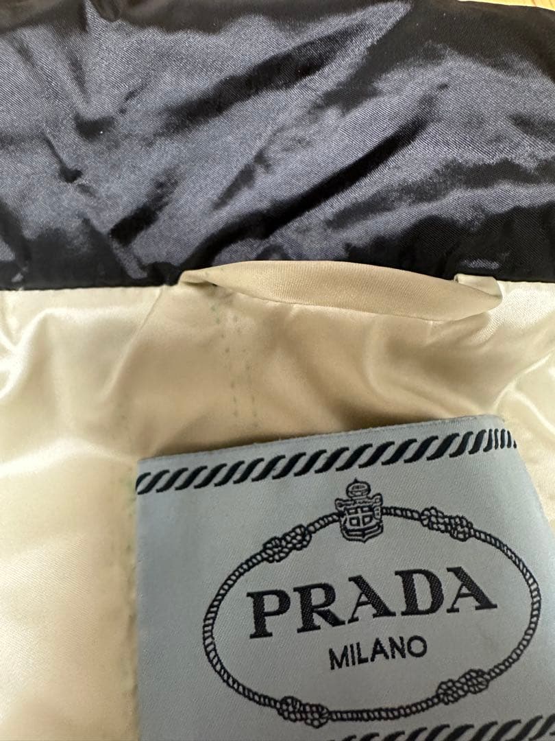 PRADA ブラック ダウンベスト キルティング