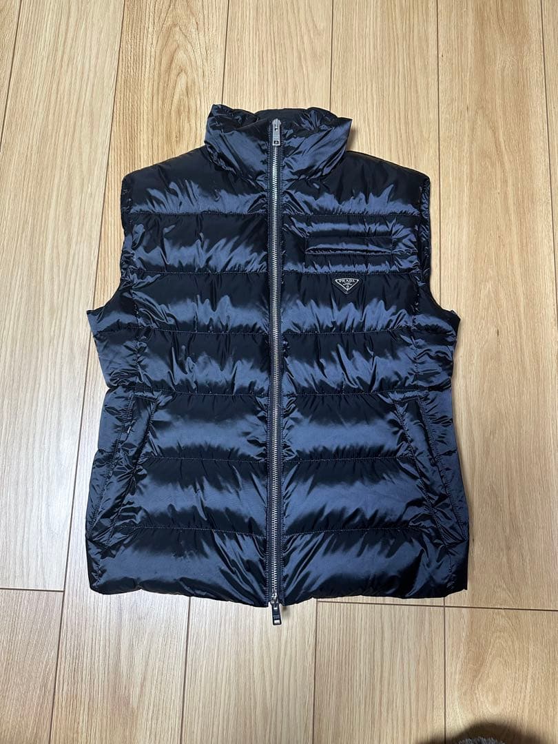 PRADA ブラック ダウンベスト キルティング
