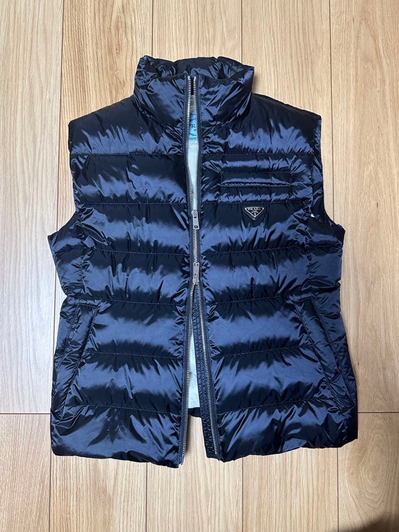 PRADA ブラック ダウンベスト キルティング