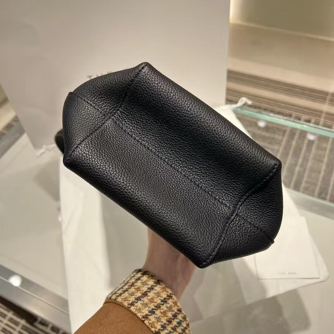 美品THE ROW ブラックレザートートバッグ