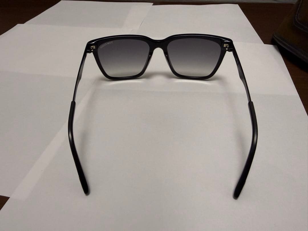 トムフォード　TOM FORD サングラス スクエア型 グラデーションレンズ