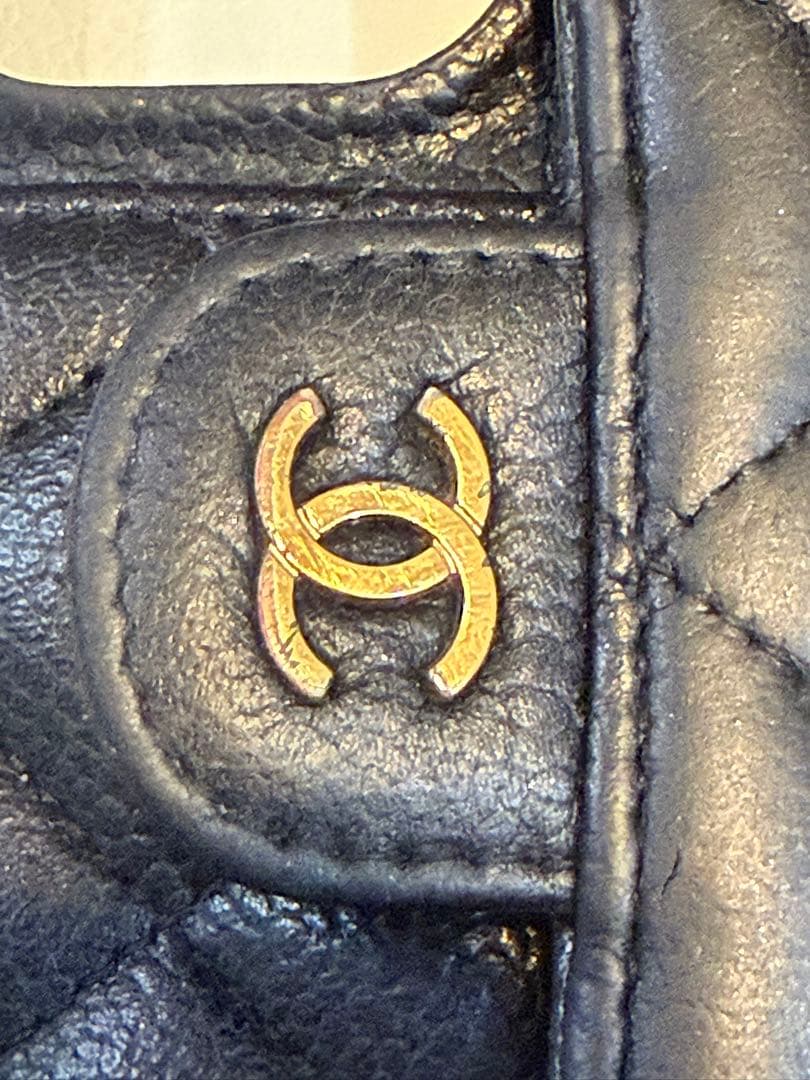 CHANEL iPhone14Proスマホケースキャビアスキンマトラッセチェーン