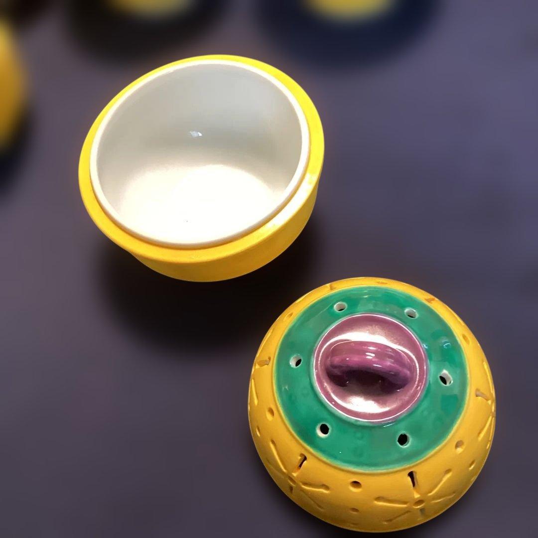 黄、緑、紫交チ型蓋物8客　　新品未使用