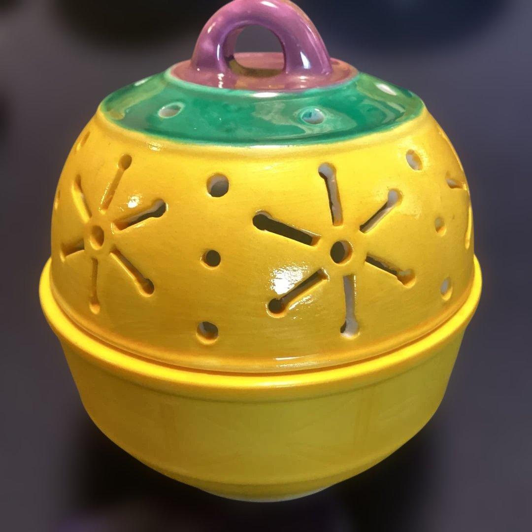 黄、緑、紫交チ型蓋物8客　　新品未使用