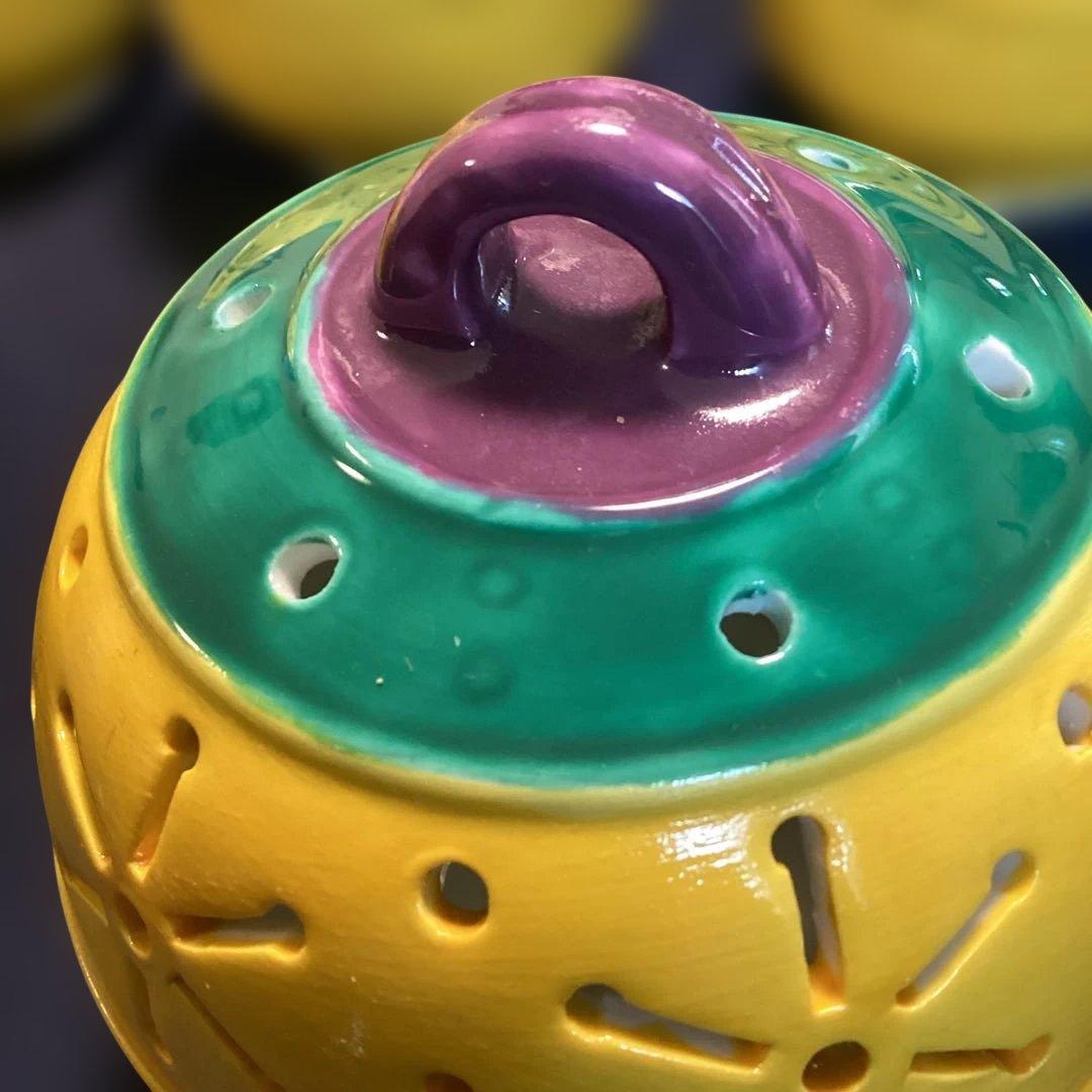 黄、緑、紫交チ型蓋物8客　　新品未使用