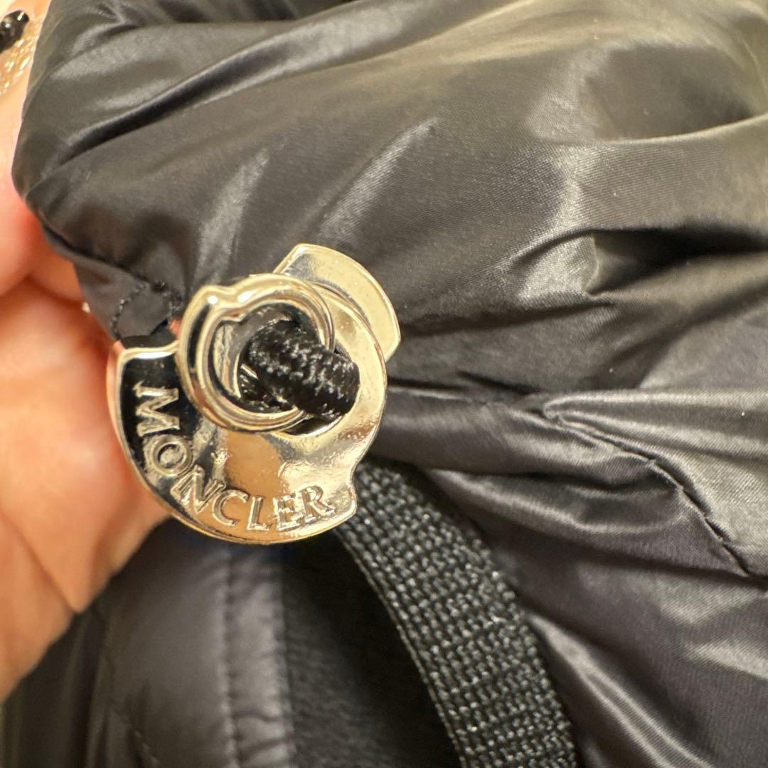 MONCLER フード付きポンチョ 黒